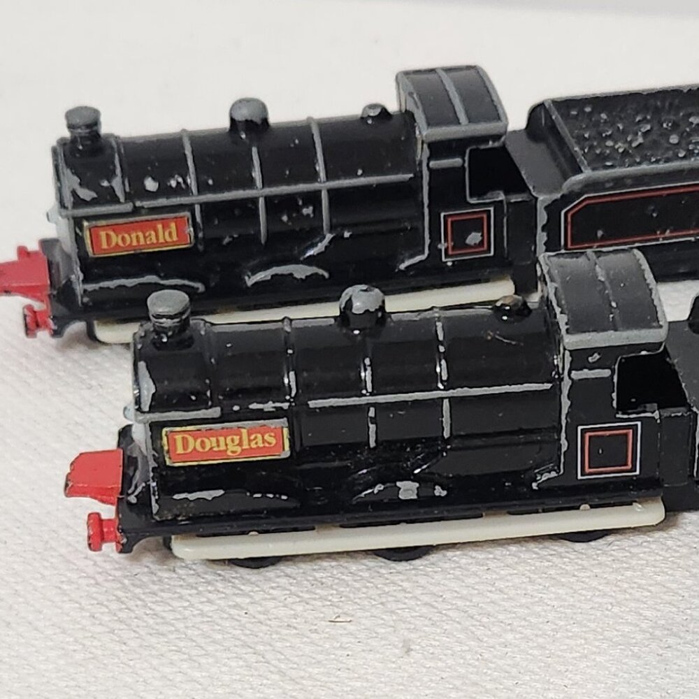 1992 ERTL Thomas Tank Engine Friends DONALD #9 & DOUGLAS #10 Diecast Trains